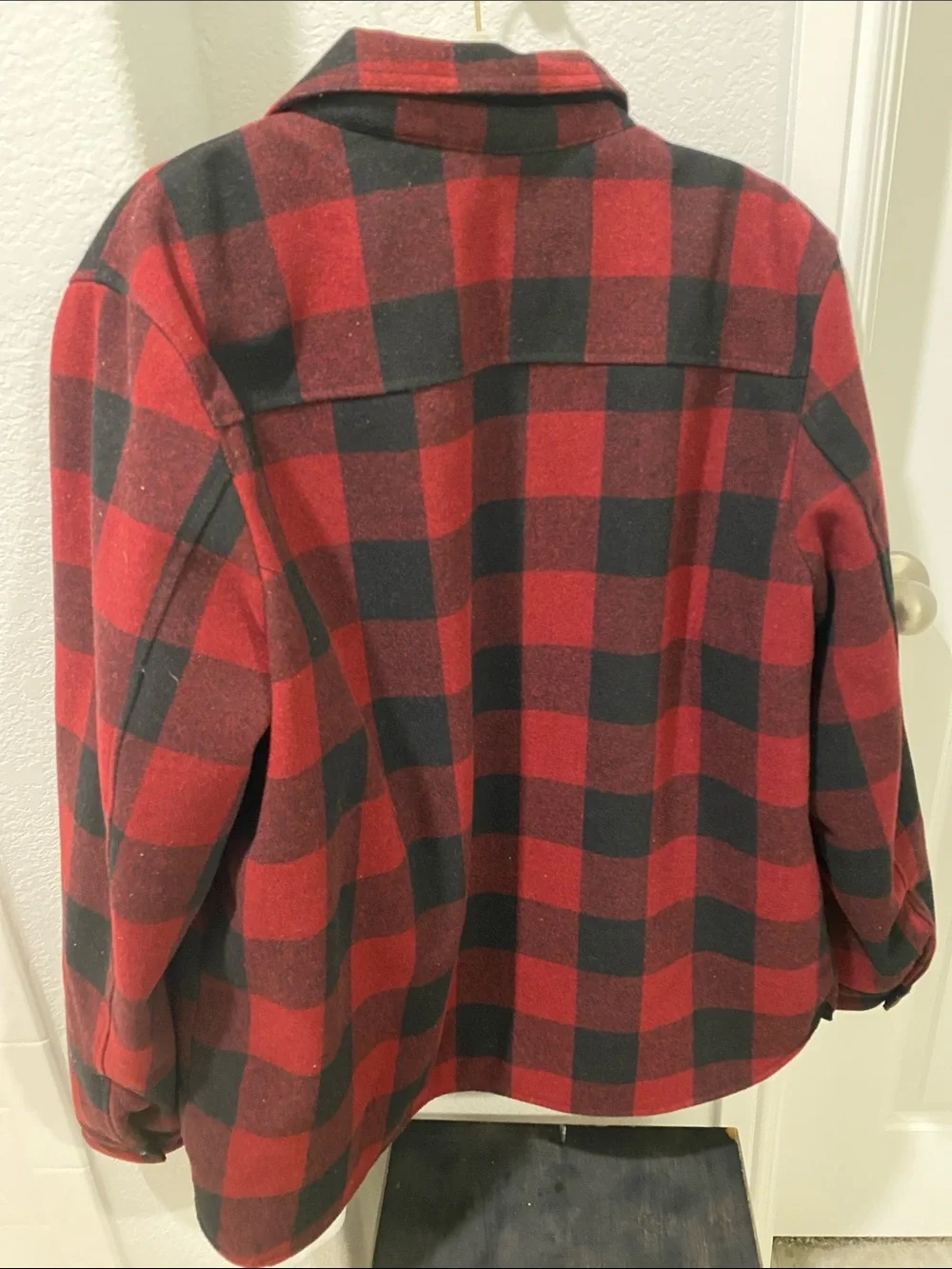 Men’s L G.H. Bass & Co. Red and Black Buffalo Plaid Sherpa Collar Jacket